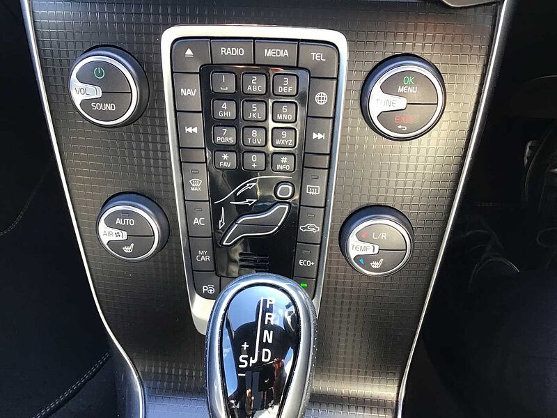 Volvo V40 T3 R-Design Pro Automatic