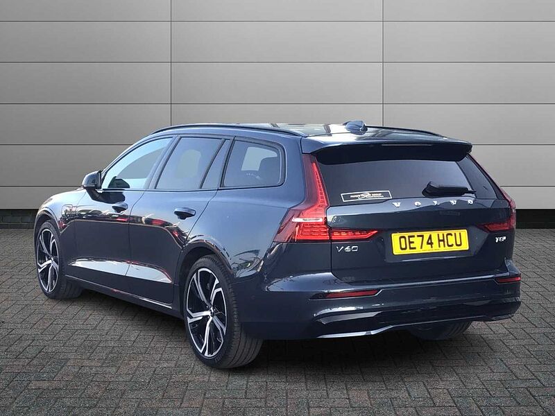 Volvo V60 Ultra, T8 AWD Plug-in hybrid, Electric/Petrol, Dark