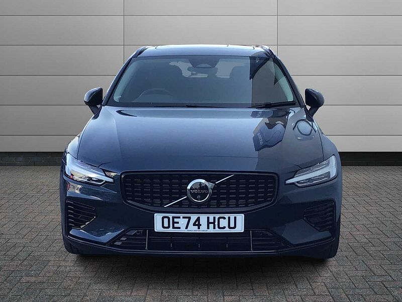 Volvo V60 Ultra, T8 AWD Plug-in hybrid, Electric/Petrol, Dark