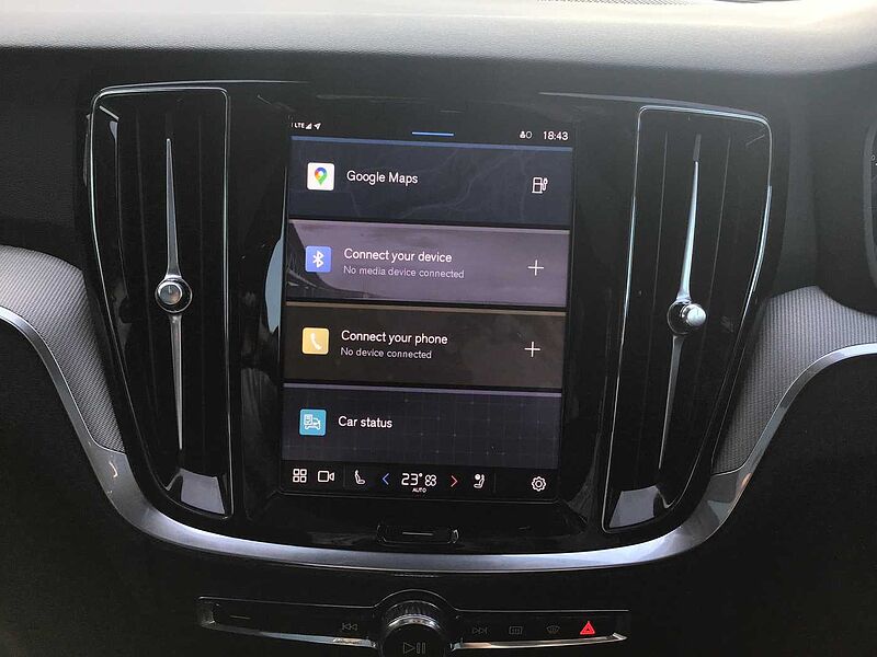 Volvo V60 Ultra, T8 AWD Plug-in hybrid, Electric/Petrol, Dark
