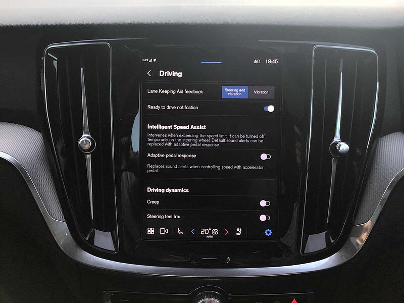 Volvo V60 Ultra, T8 AWD Plug-in hybrid, Electric/Petrol, Dark