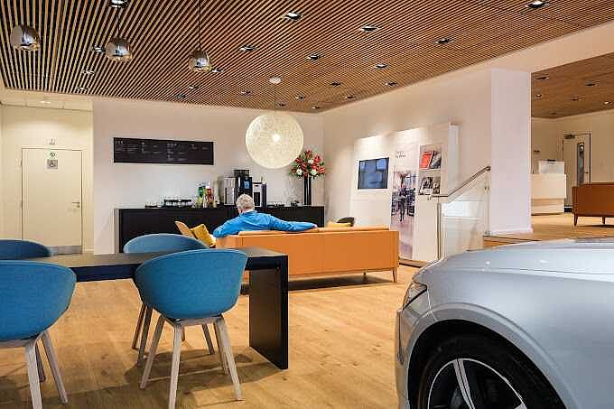 Volvo V40 T3 Inscription Automatic (POWER SEAT, FRONT PARK ASSIST)