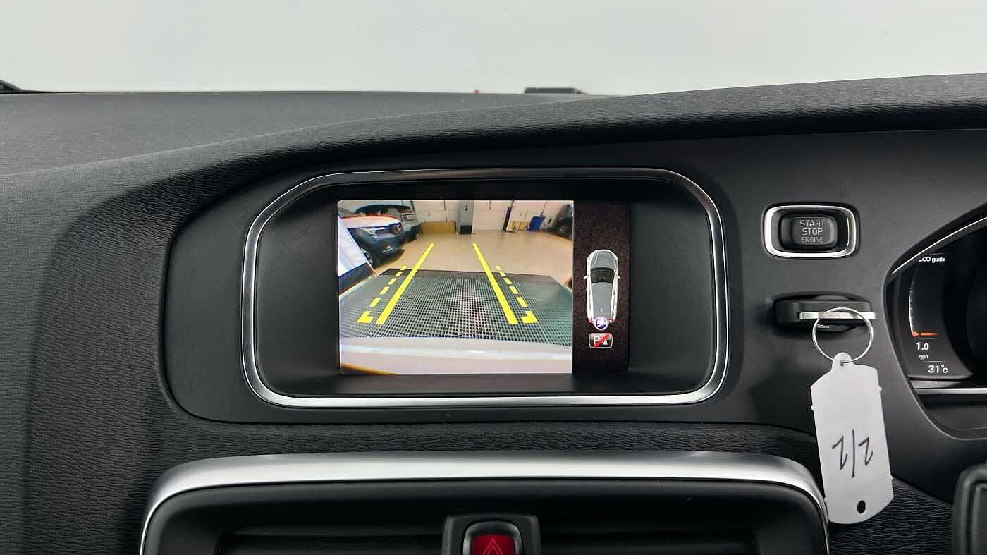 Volvo V40 T2 R-Design Pro Manual (POWER SEAT, FRONT PARK ASSIST)