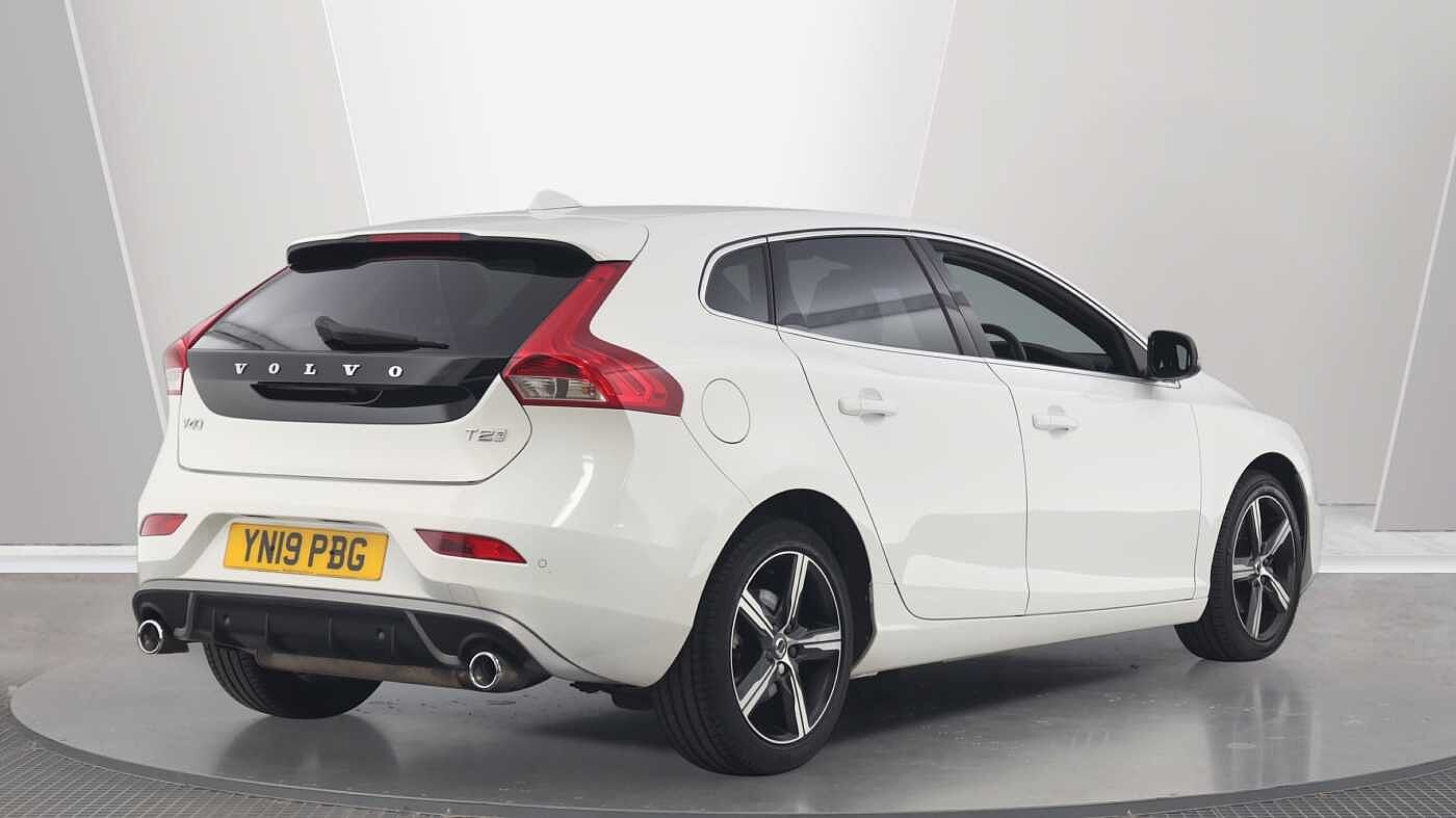 Volvo V40 T2 R-Design Pro Manual (POWER SEAT, FRONT PARK ASSIST)