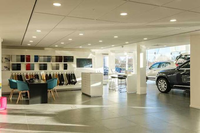 Volvo V40 T3 Inscription Automatic (POWER SEAT, FRONT PARK ASSIST)