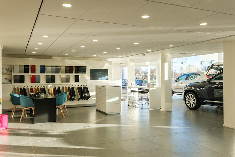 Volvo V40 T3 Inscription Automatic (POWER SEAT, FRONT PARK ASSIST)