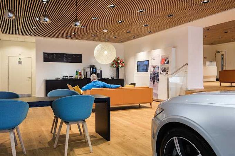 Volvo V40 T3 Inscription Automatic (POWER SEAT, FRONT PARK ASSIST)