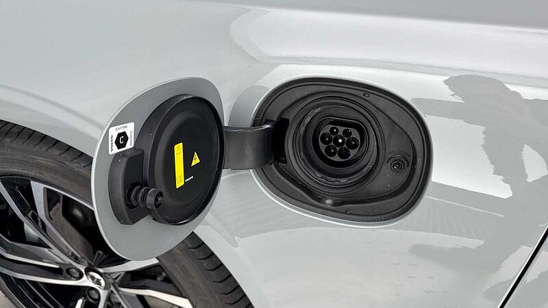 Volvo V90 Ultra, T8 AWD Plug-in hybrid, Electric/Petrol, Dark (PANORAMIC SUNROOF)