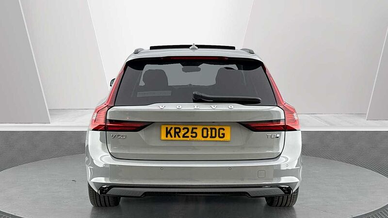 Volvo V90 Ultra, T8 AWD Plug-in hybrid, Electric/Petrol, Dark (PANORAMIC SUNROOF)