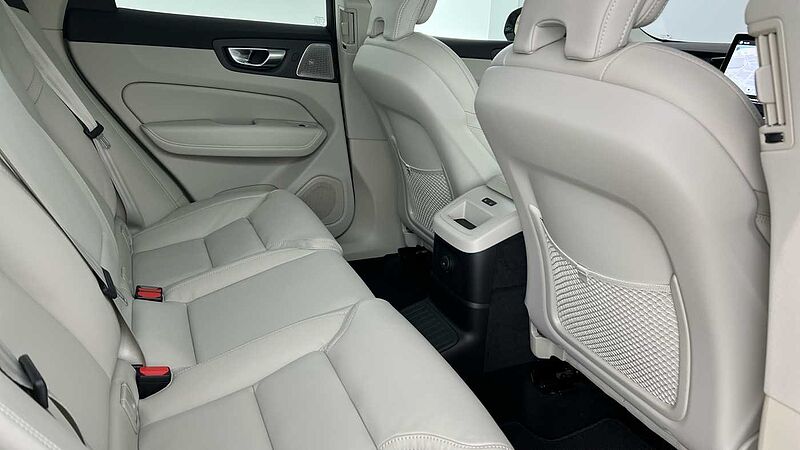 Volvo XC60 Ultra, T8 AWD Plug-in hybrid, Dark (BLOND LEATHER, 22' WHEELS)