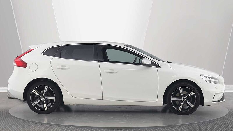 Volvo V40 T2 R-Design Pro Manual (POWER SEAT, FRONT PARK ASSIST)