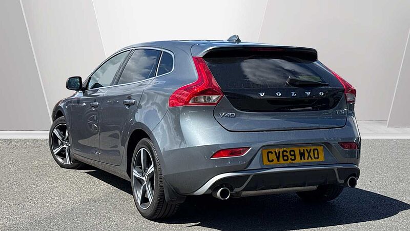 Volvo V40 T3 R-Design Pro Automatic (LOW MILEAGE, REAR CAMERA, FRONT PARK ASSIST)