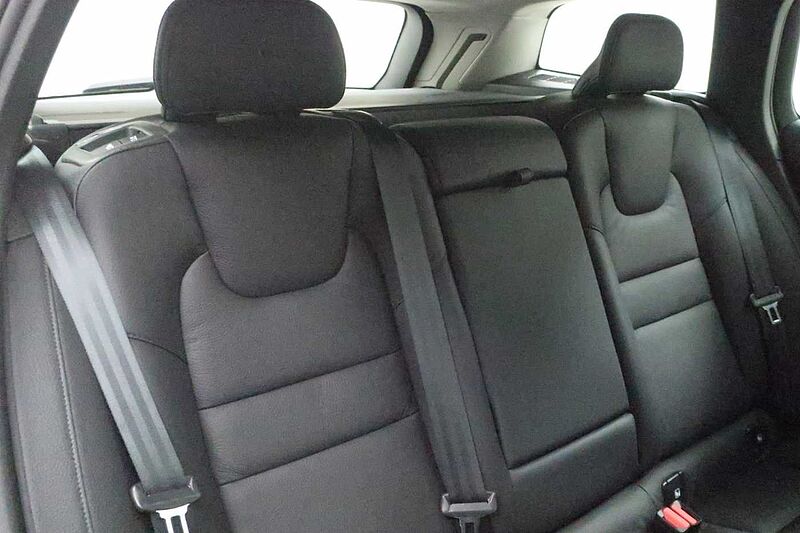 Volvo V60 2.0 B5P Cross Country Plus 5dr AWD Auto