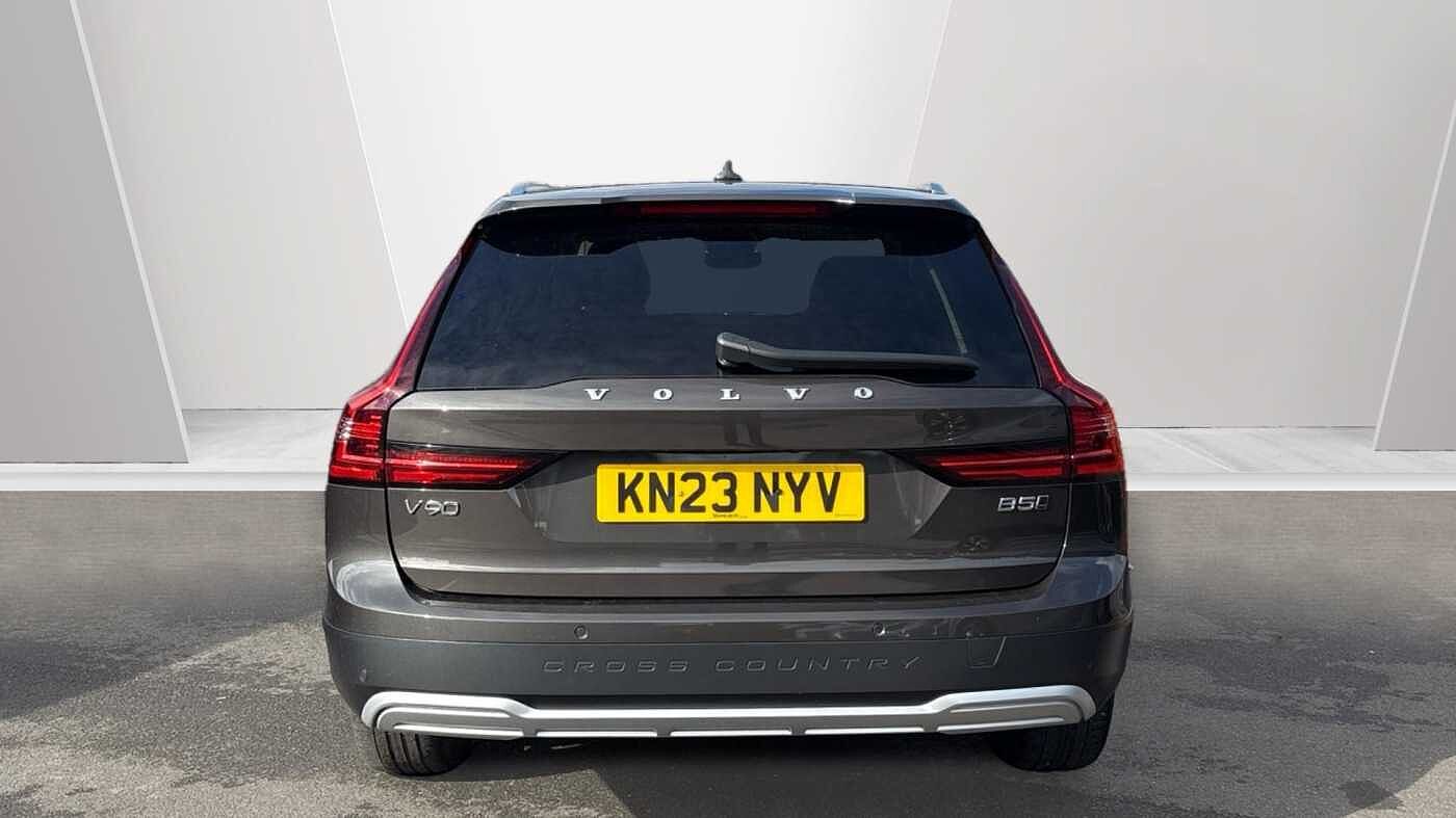 Volvo V90 Cross Country Ultimate, B5 AWD mild hybrid, Petrol