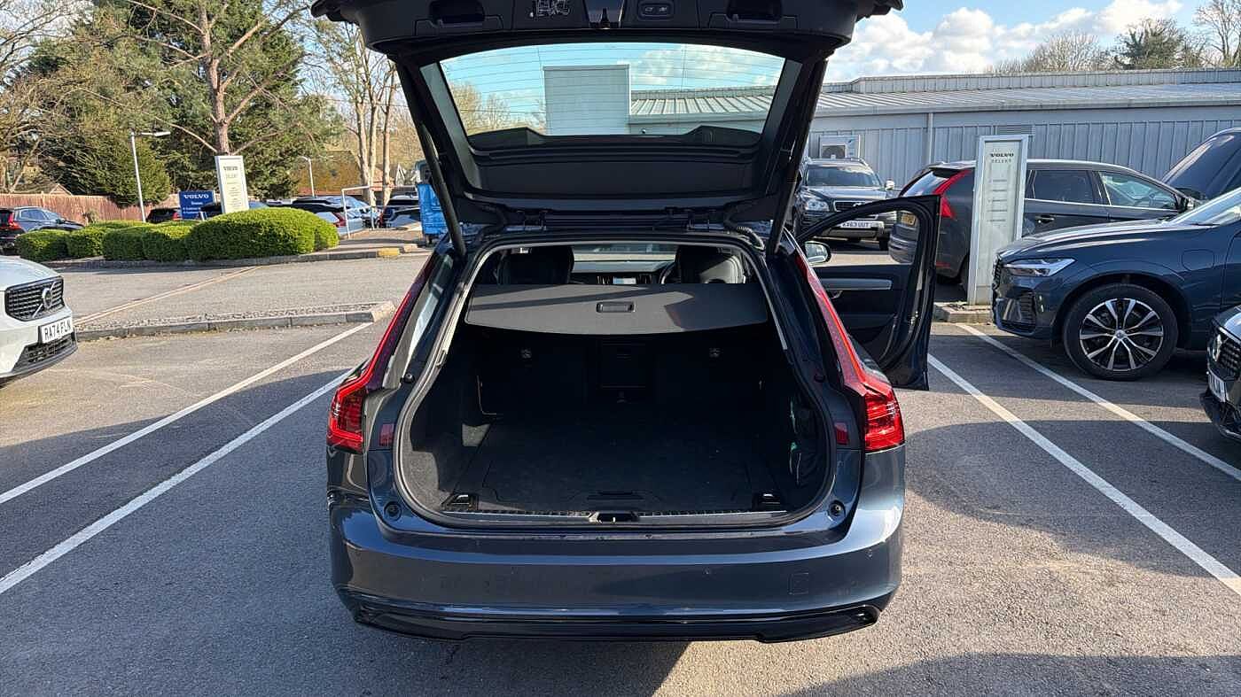 Volvo V90 Plus, T6 AWD Plug-in hybrid, Electric/Petrol, Dark