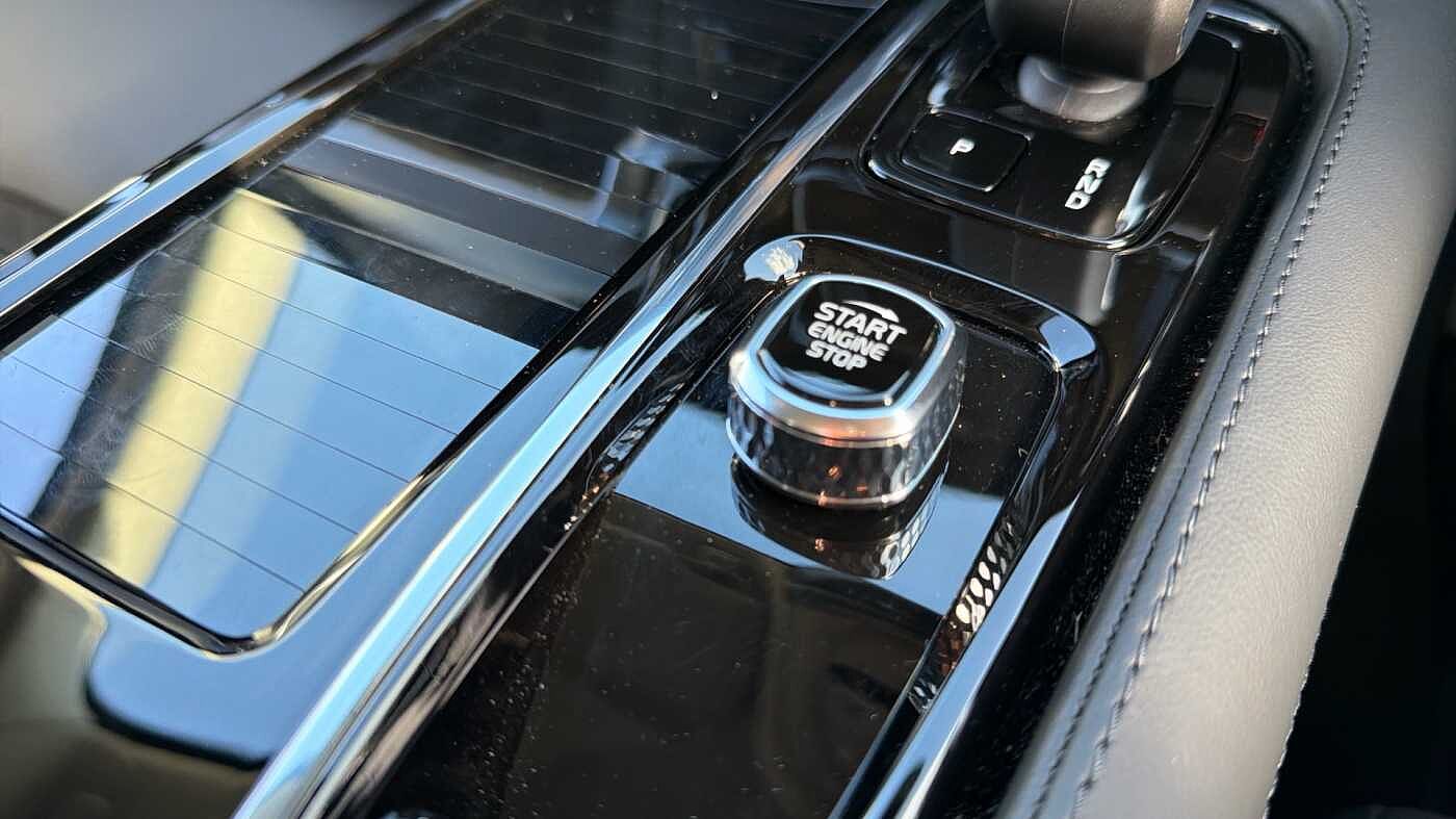 Volvo V90 Plus, T6 AWD Plug-in hybrid, Electric/Petrol, Dark