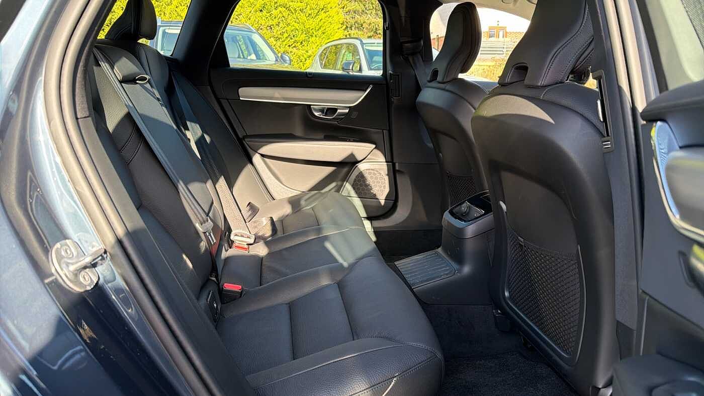 Volvo V90 Plus, T6 AWD Plug-in hybrid, Electric/Petrol, Dark