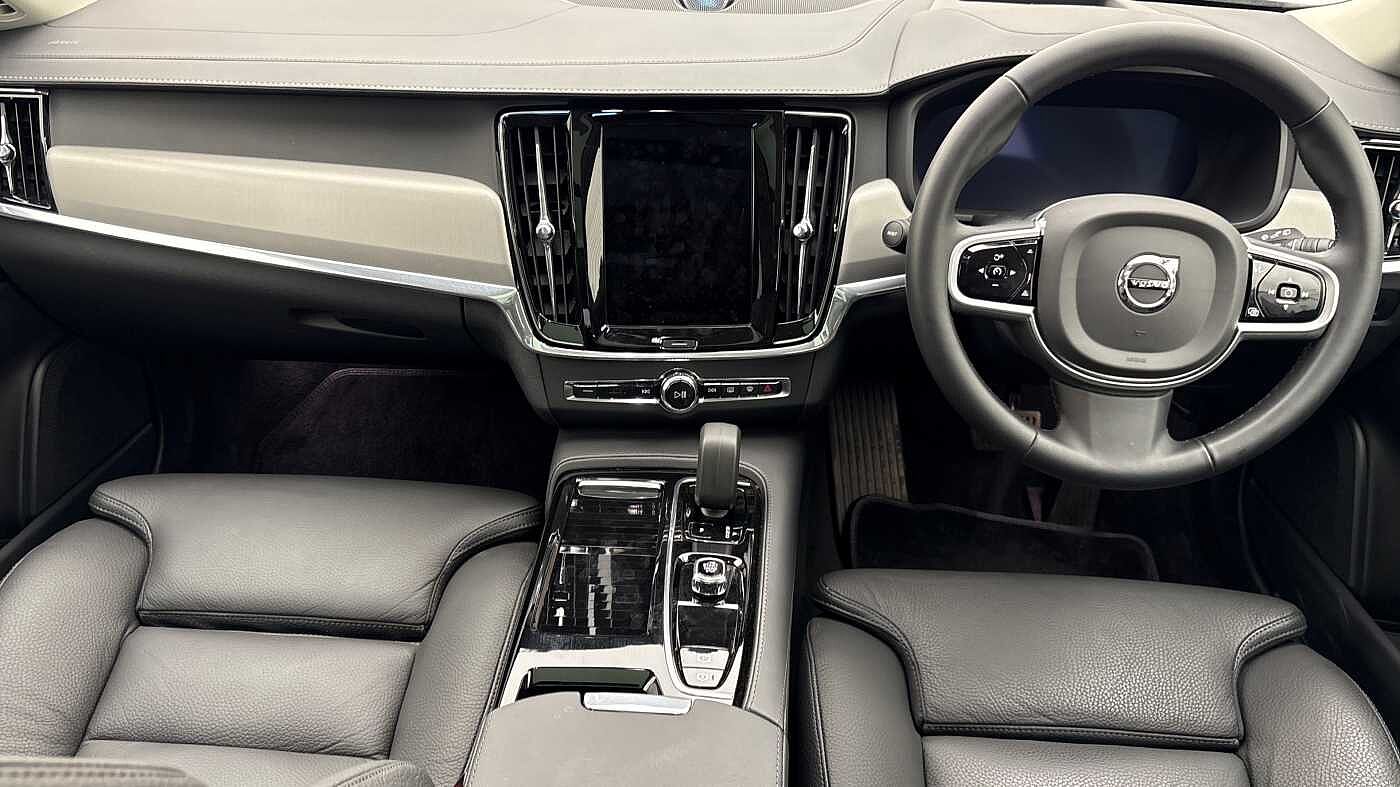 Volvo V90 Ultra, T8 AWD Plug-in hybrid, Electric/Petrol, Dark
