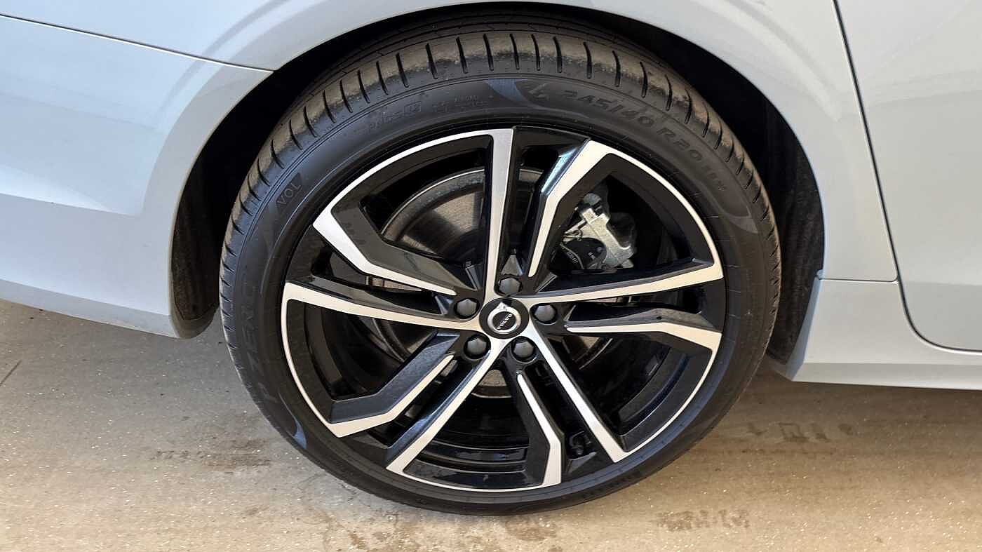 Volvo V90 Ultra, T8 AWD Plug-in hybrid, Electric/Petrol, Dark