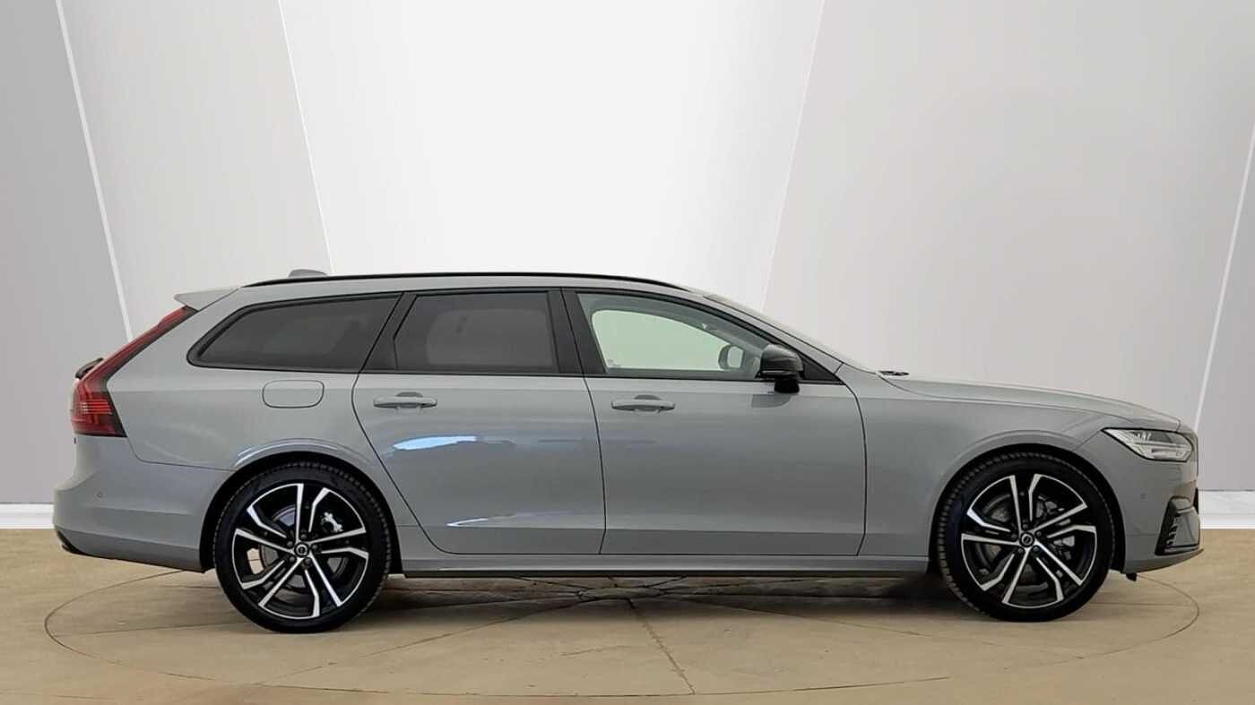 Volvo V90 Ultra, T8 AWD Plug-in hybrid, Electric/Petrol, Dark