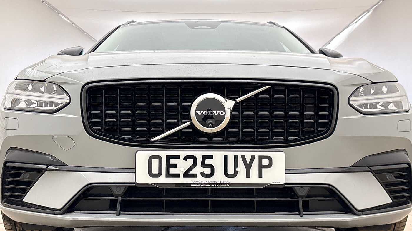 Volvo V90 Ultra, T8 AWD Plug-in hybrid, Electric/Petrol, Dark