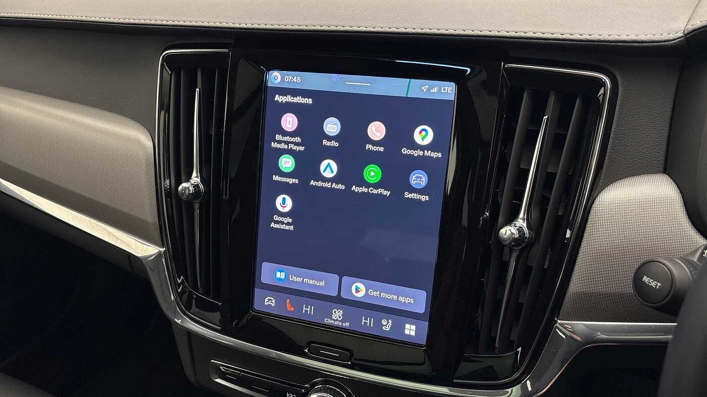 Volvo V90 Ultra, T8 AWD Plug-in hybrid, Electric/Petrol, Dark