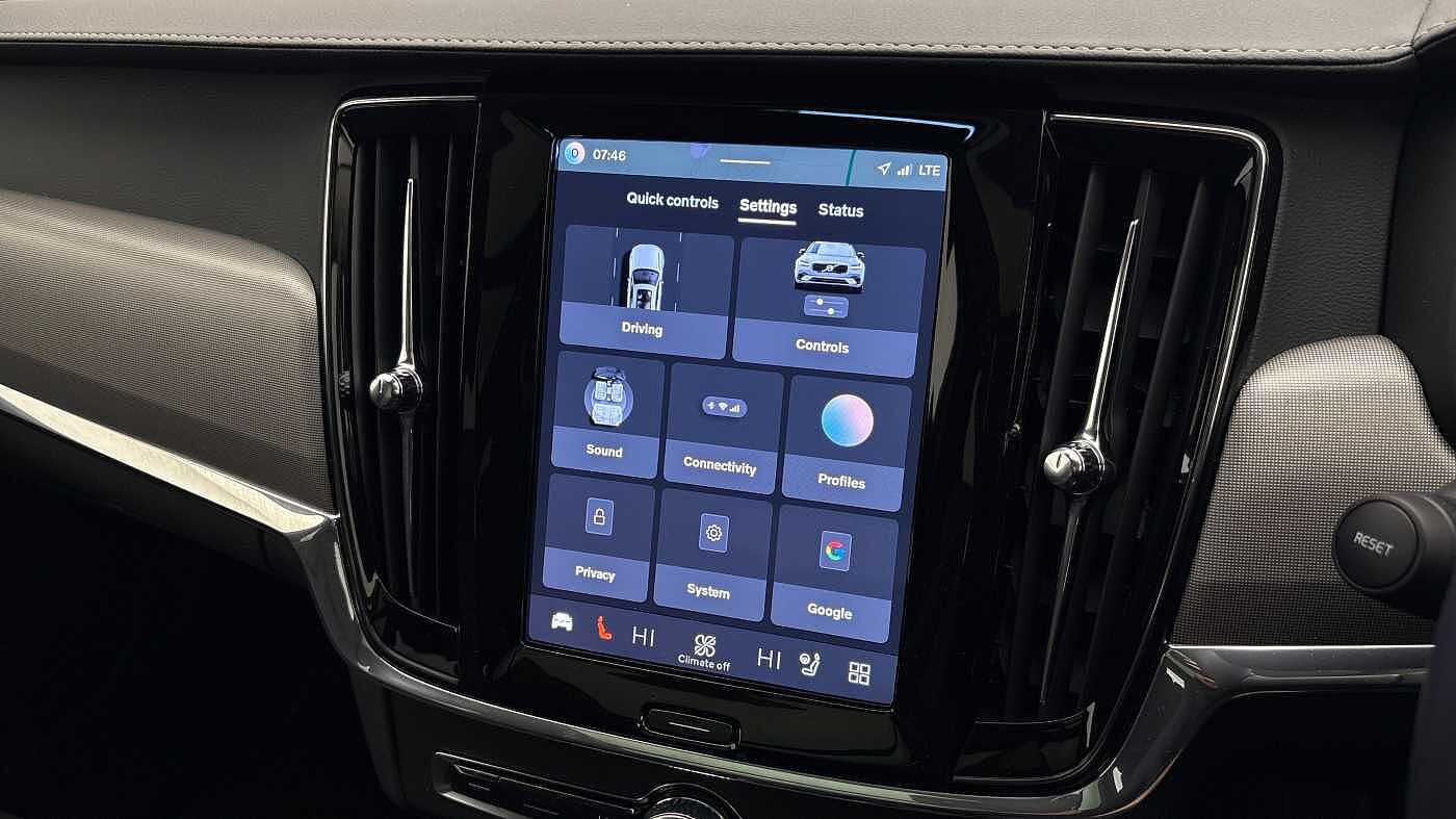 Volvo V90 Ultra, T8 AWD Plug-in hybrid, Electric/Petrol, Dark