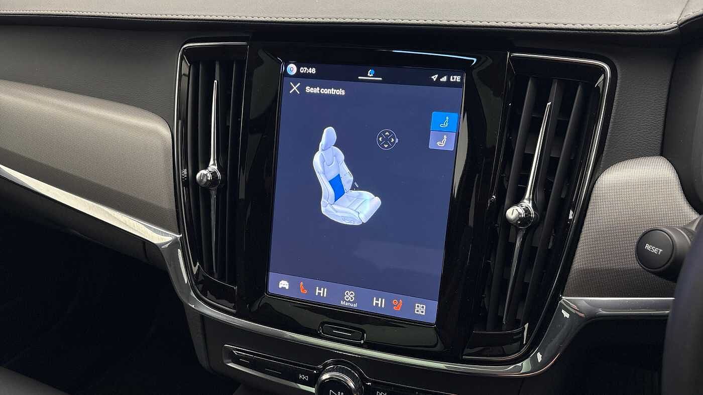 Volvo V90 Ultra, T8 AWD Plug-in hybrid, Electric/Petrol, Dark