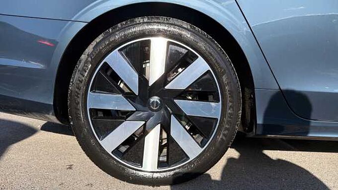 Volvo V90 Plus, T6 AWD Plug-in hybrid, Electric/Petrol, Dark