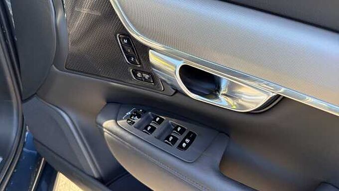 Volvo V90 Plus, T6 AWD Plug-in hybrid, Electric/Petrol, Dark