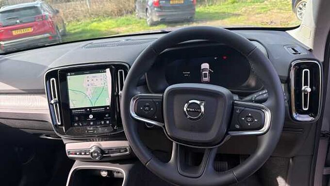Volvo XC40 Ultra, B4 Mild hybrid, Petrol, Dark