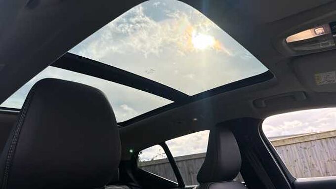 Volvo XC40 Ultra, B4 Mild hybrid, Petrol, Dark