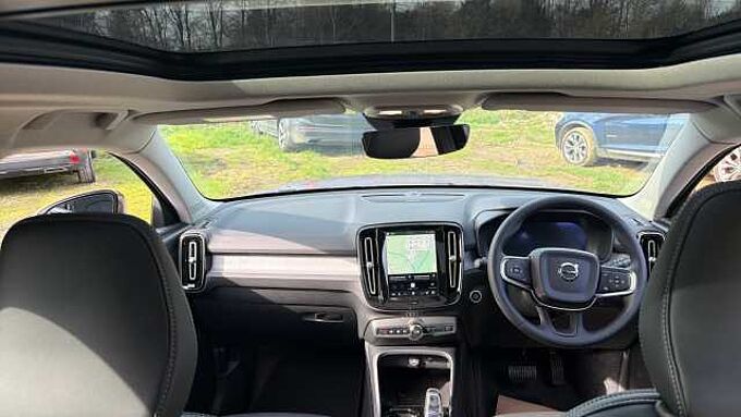 Volvo XC40 Ultra, B4 Mild hybrid, Petrol, Dark