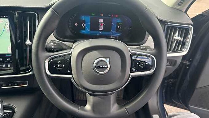 Volvo S90 Recharge Ultimate, T8 AWD Plug-in hybrid, Electric/Petrol, Dark
