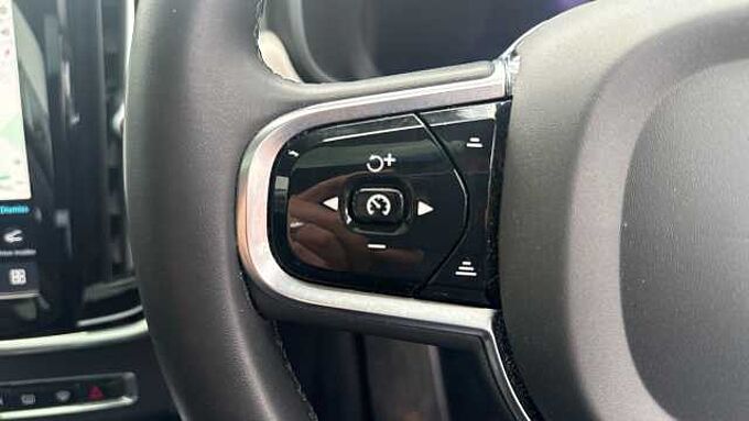 Volvo S90 Recharge Ultimate, T8 AWD Plug-in hybrid, Electric/Petrol, Dark