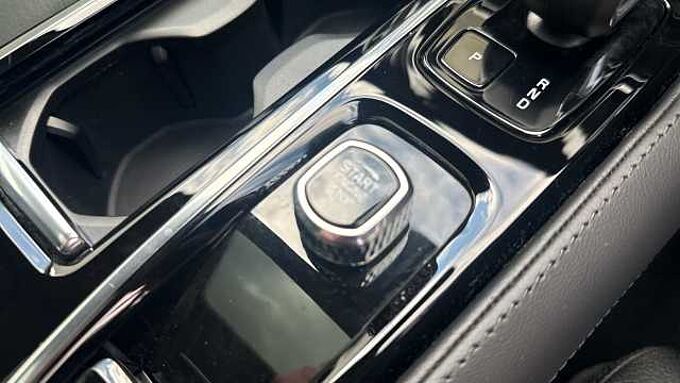 Volvo S90 Recharge Ultimate, T8 AWD Plug-in hybrid, Electric/Petrol, Dark