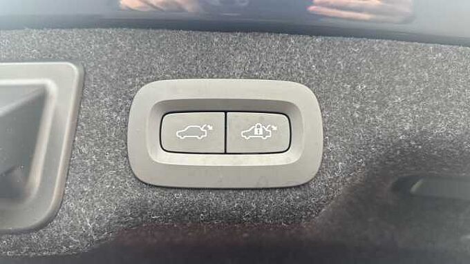 Volvo S90 Recharge Ultimate, T8 AWD Plug-in hybrid, Electric/Petrol, Dark