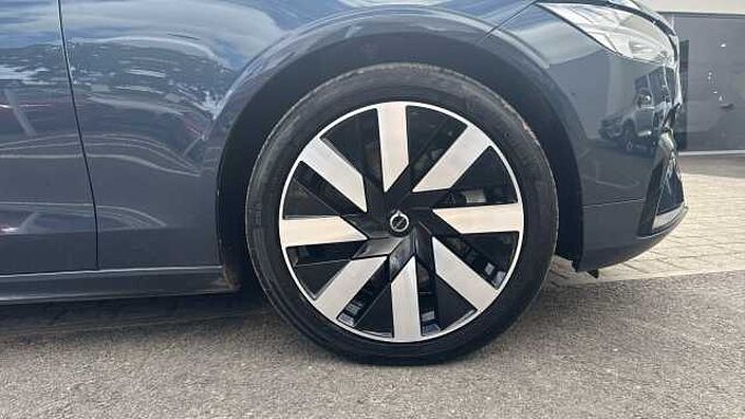 Volvo S90 Recharge Ultimate, T8 AWD Plug-in hybrid, Electric/Petrol, Dark