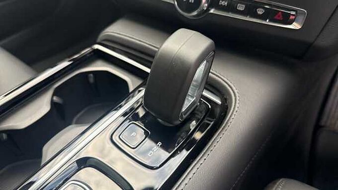 Volvo S90 Recharge Ultimate, T8 AWD Plug-in hybrid, Electric/Petrol, Dark