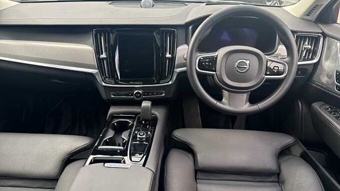 Volvo S90 Recharge Ultimate, T8 AWD Plug-in hybrid, Electric/Petrol, Dark