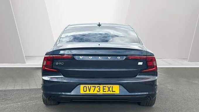 Volvo S90 Recharge Ultimate, T8 AWD Plug-in hybrid, Electric/Petrol, Dark