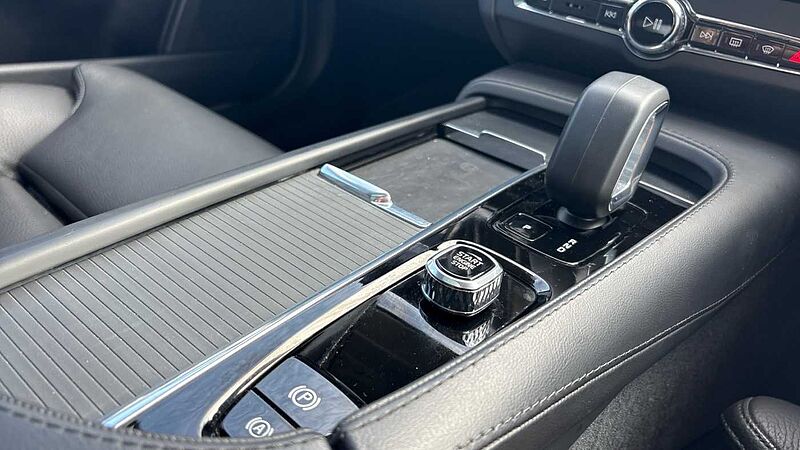 Volvo V90 Cross Country Ultimate, B5 AWD mild hybrid, Petrol