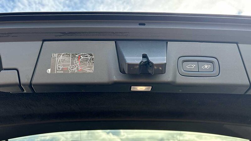 Volvo V90 Cross Country Ultimate, B5 AWD mild hybrid, Petrol