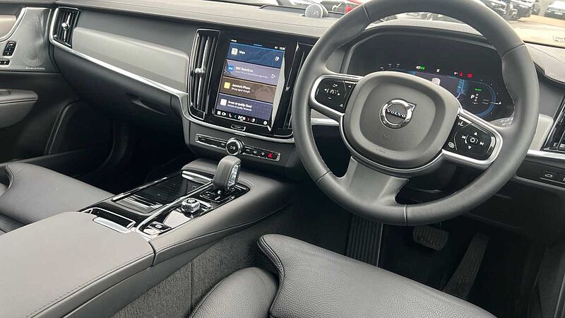 Volvo V90 Ultra, T8 AWD Plug-in hybrid, Electric/Petrol, Dark