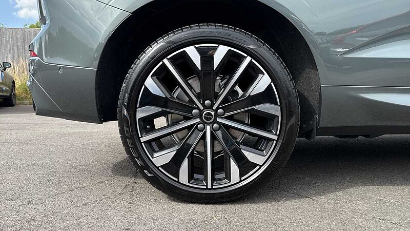 Volvo XC60 Ultra, T8 AWD Plug-in hybrid, Electric/Petrol, Dark