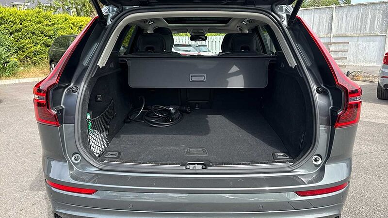 Volvo XC60 Ultra, T8 AWD Plug-in hybrid, Electric/Petrol, Dark