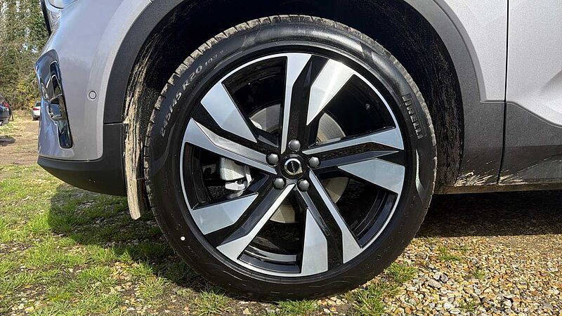 Volvo XC40 Ultra, B4 Mild hybrid, Petrol, Dark