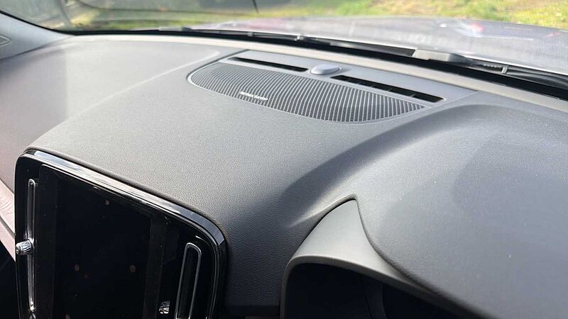 Volvo XC40 Ultra, B4 Mild hybrid, Petrol, Dark