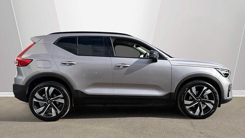 Volvo XC40 Ultra, B4 Mild hybrid, Petrol, Dark