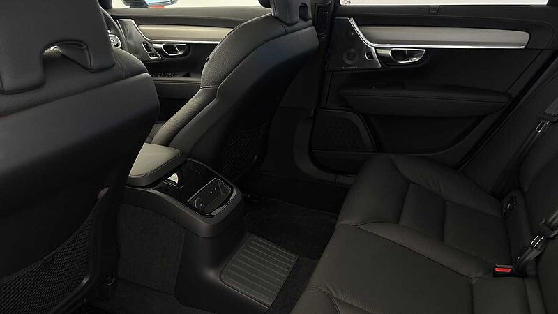 Volvo V90 Ultra, T8 AWD Plug-in hybrid, Electric/Petrol, Dark